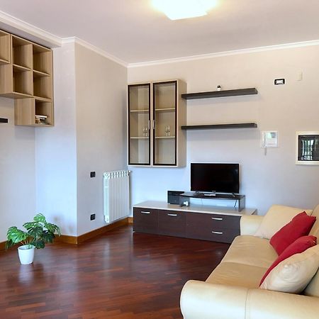 Sun Nest Apartment - Terrace & Garage 菲乌米奇诺 外观 照片